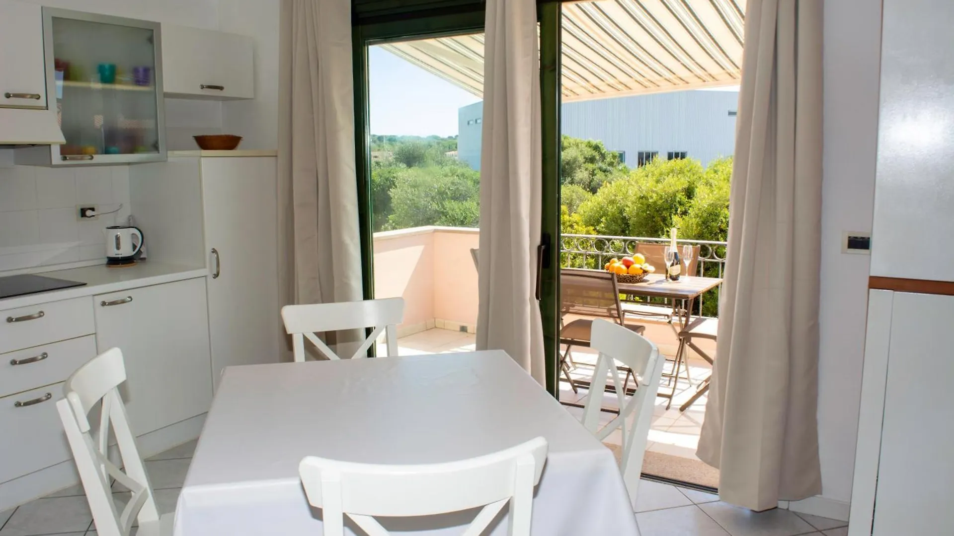 Ampio Attico Monolocale Con Terrazza Apartment Santa Teresa Gallura