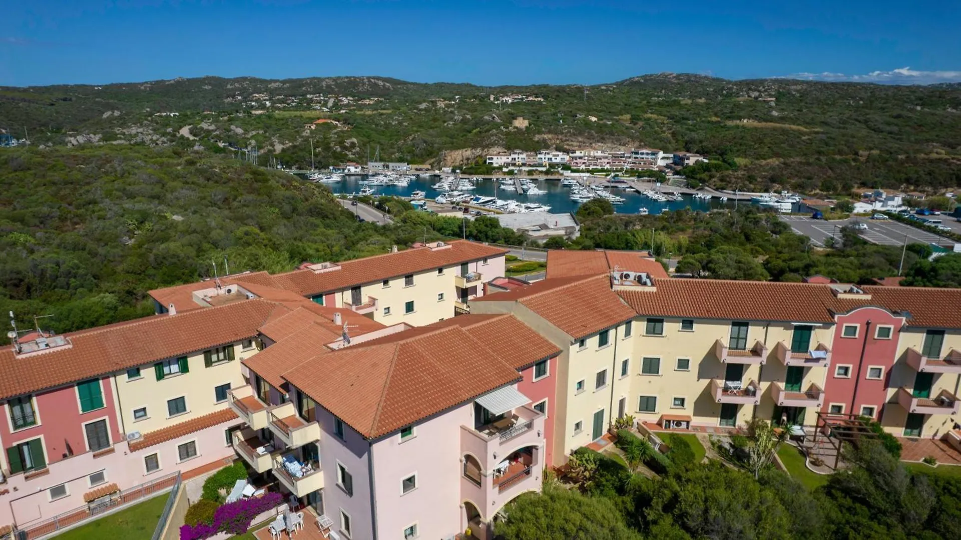 Ampio Attico Monolocale Con Terrazza Apartment Santa Teresa Gallura Italy