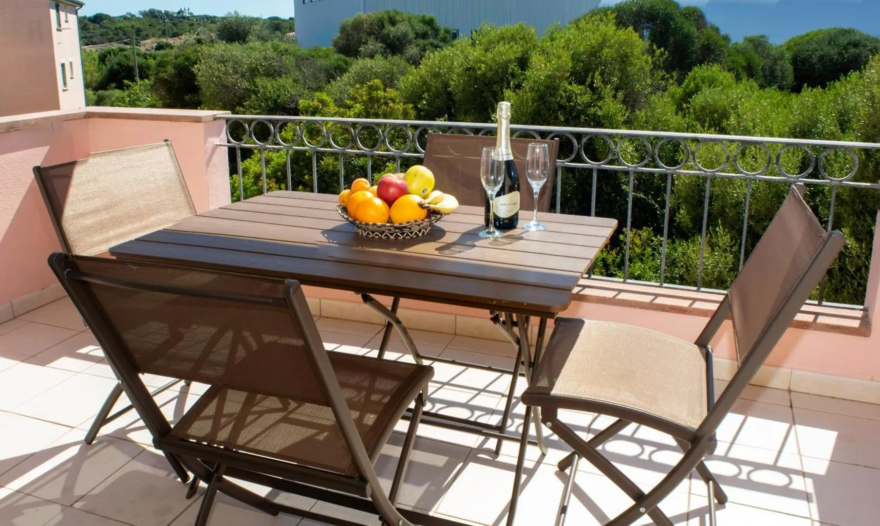 Ampio Attico Monolocale Con Terrazza Apartment Santa Teresa Gallura