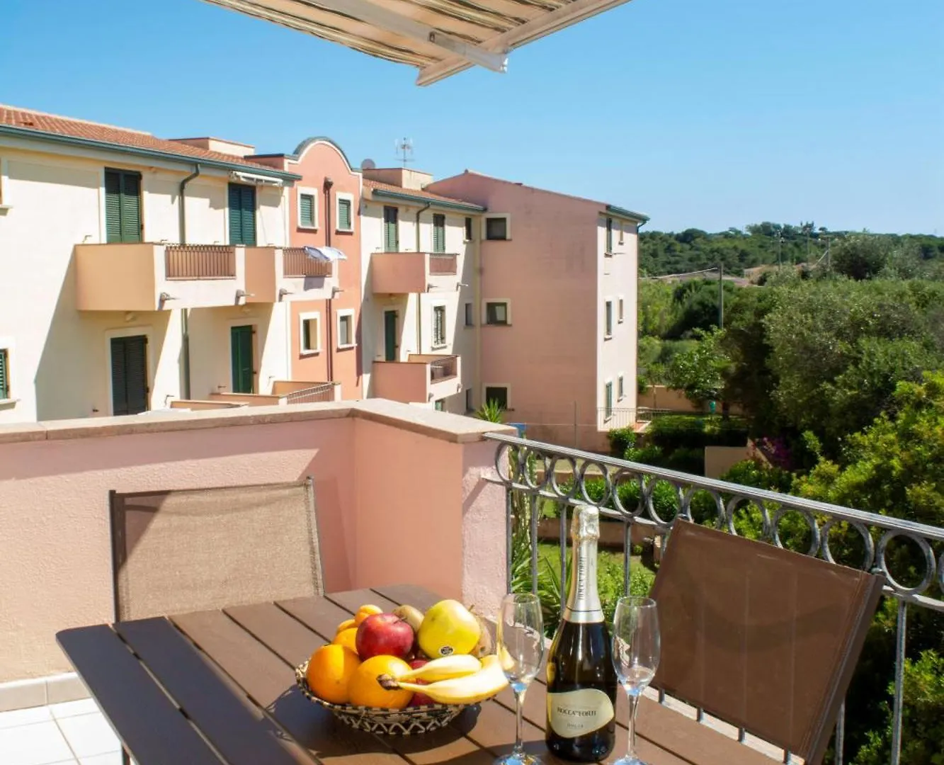 Ampio Attico Monolocale Con Terrazza Apartment Santa Teresa Gallura