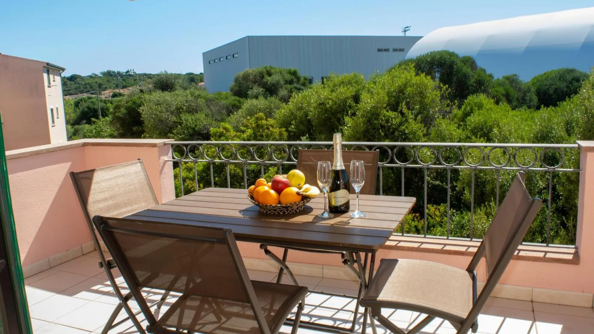 Ampio Attico Monolocale Con Terrazza Apartment Santa Teresa Gallura Italy