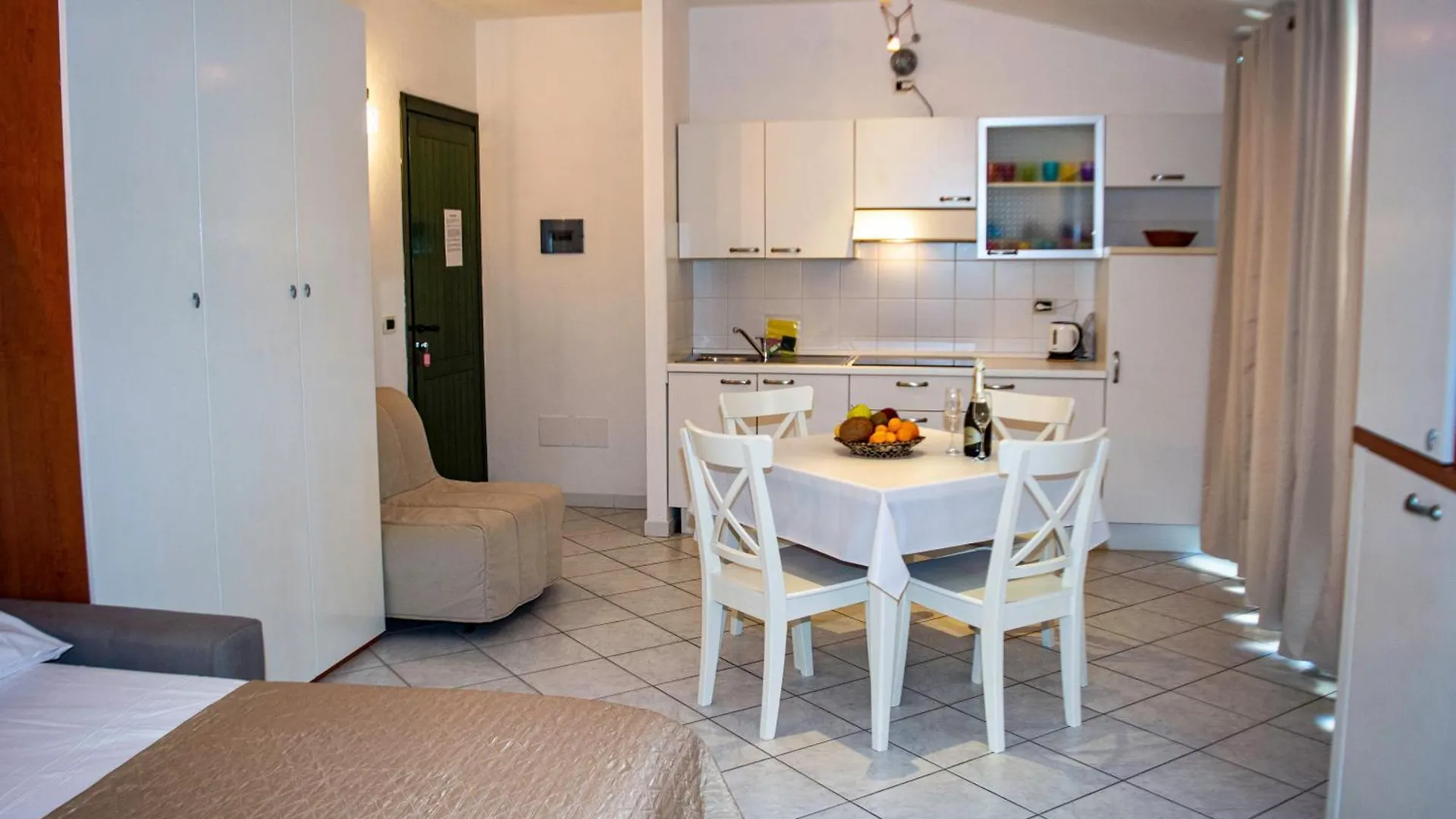 Ampio Attico Monolocale Con Terrazza Apartment Santa Teresa Gallura